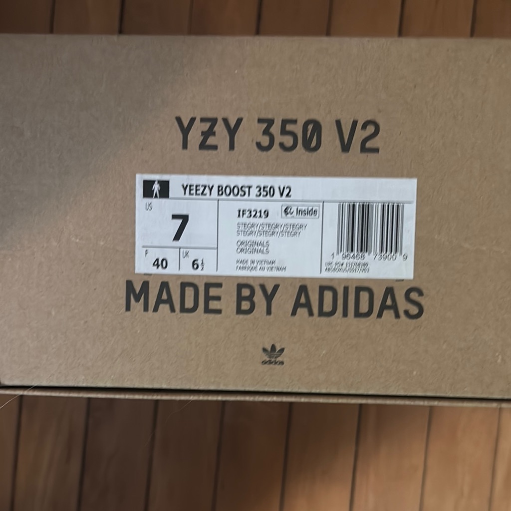 Adidas Yzy 350 V2 Box